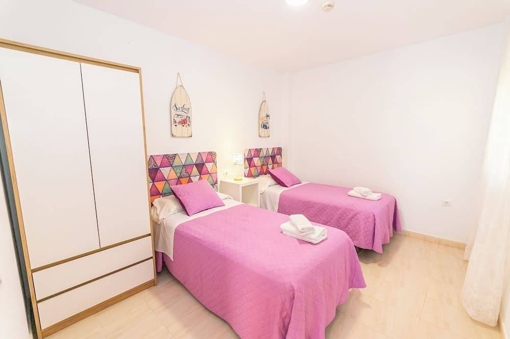 Entire apartment, Magnífica duplex renovado con piscina garaje y jardín, frente a la playa de... in Los Caños de Meca, Barbate