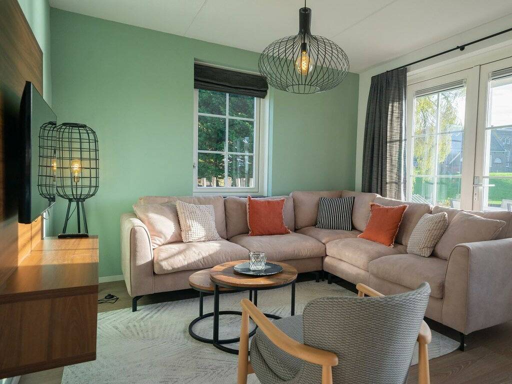 Watervilla Miva 6 in Medemblik, Ijsselmeer