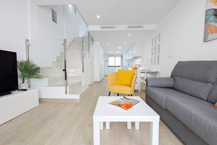 Vakantieappartement voor 4 personen, with tuin and uitzicht op zee as well as balkon and zwembad in Finestrat