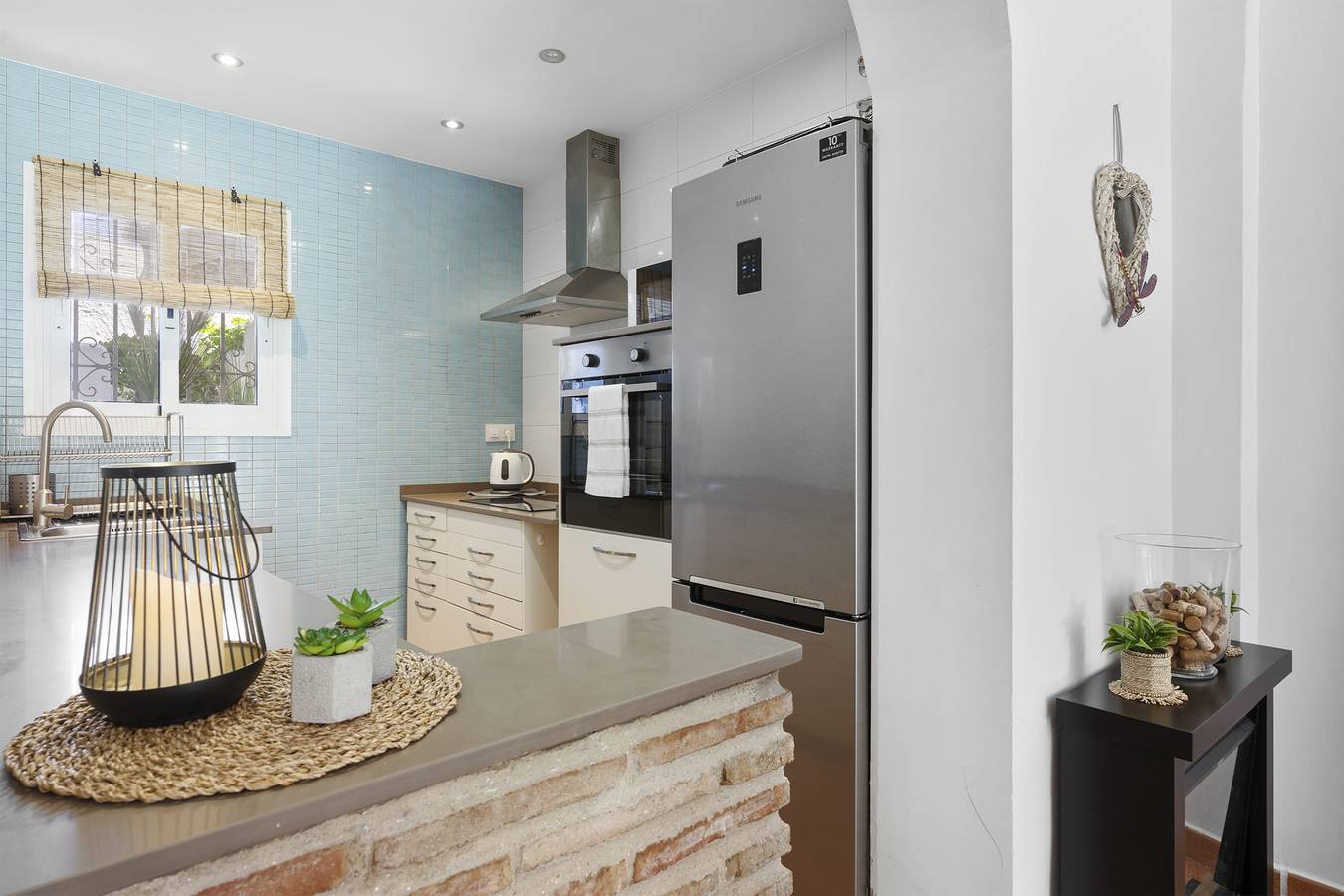 Entire apartment, Beachfront Calahonda apartment by Costarentals - Ref 89 in Urbanizacion Calahonda, Mijas