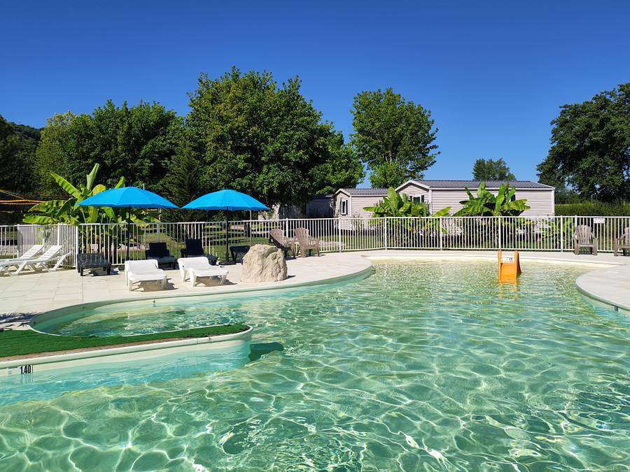 Camping La Salvinie - Bungalow 5 personas - Tithome Cabaña de madera sin instalaciones sanitarias in Terrasson-Lavilledieu, Périgord Noir