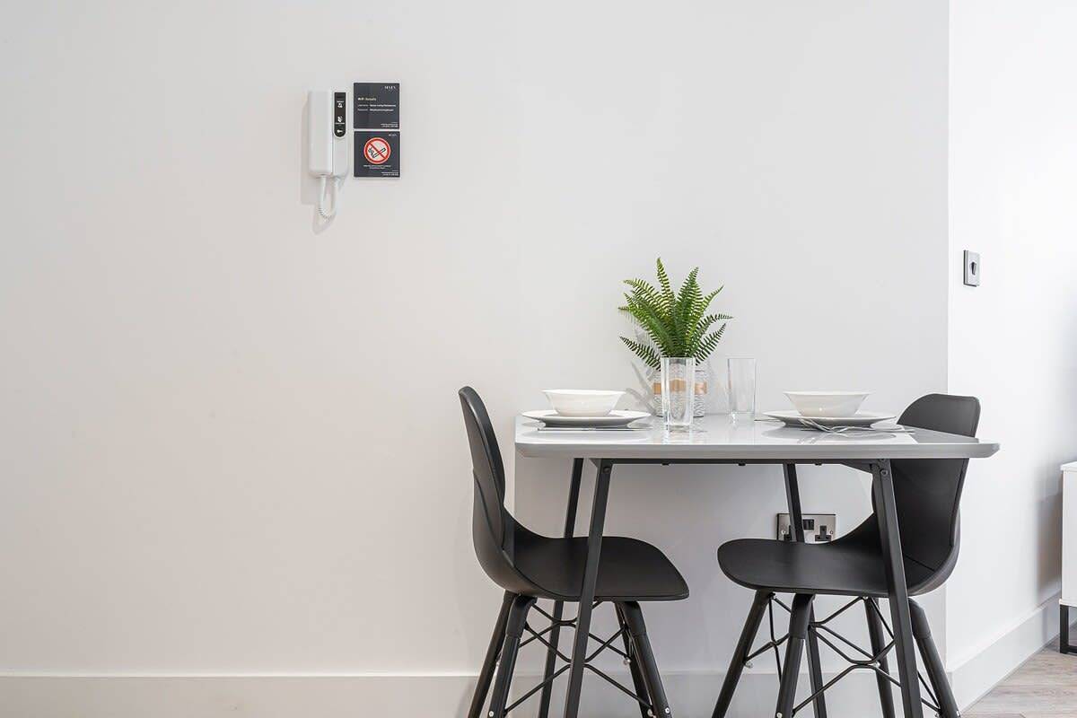 Ganze Wohnung, Modern Solihull Studio Apartment with Free Parking & Kitchen in Solihull, Birmingham und Umgebung