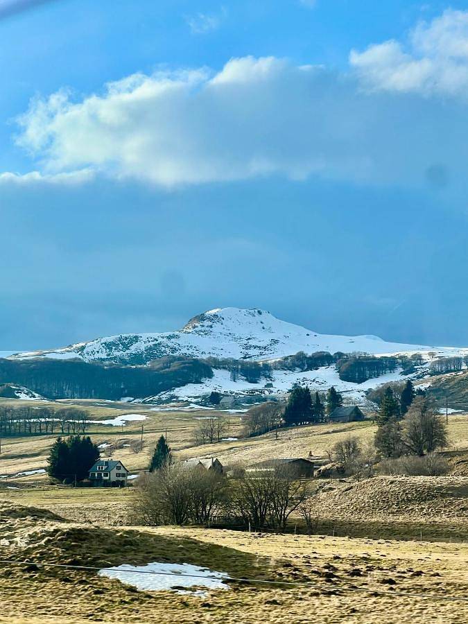 Gîte pour 4 personnes, avec balcon et vue à Égliseneuve-d'Entraigues - 3