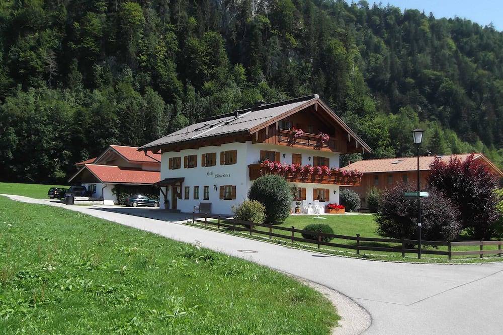 Ganze Wohnung, Ferienwohnung  Haus Wiesenblick Fewo2 - Haus Wiesenblick in Oberwössen, Unterwössen