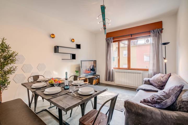 Apartamento entero, Appartamento Silvia 3Br with Balcony in Riva del Garda, Montañas Garda
