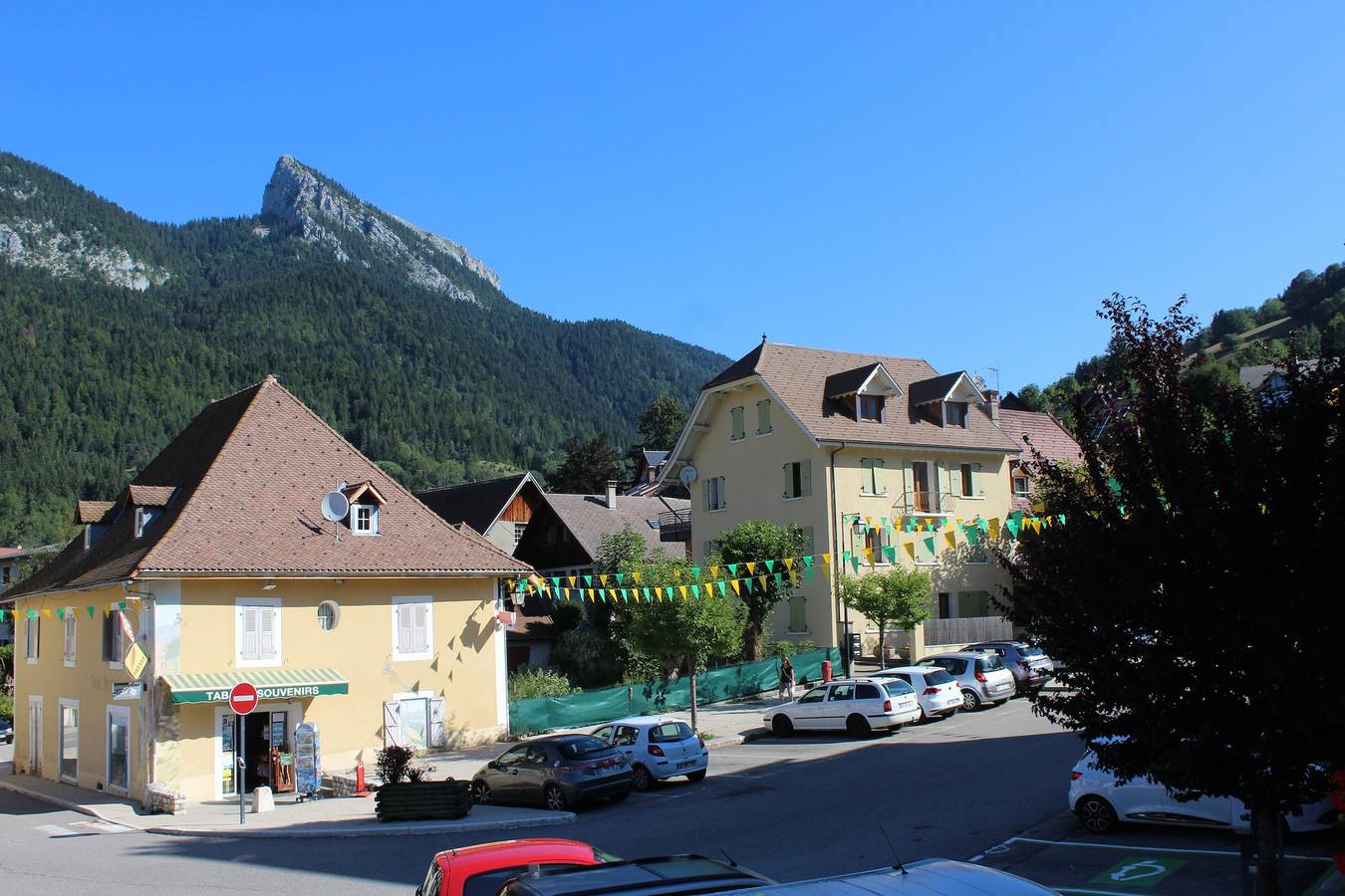 Ganze Wohnung, Komfortable Wohnung in Saint-Pierre 80 m² Bergblick in Saint-Pierre-de-Chartreuse, Isère