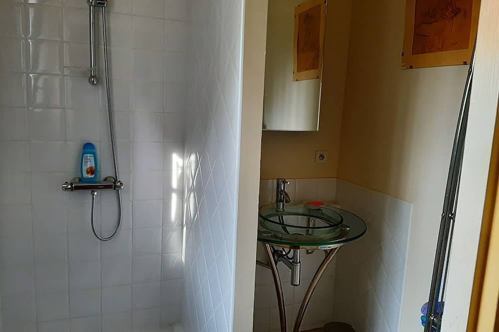 Tourtour dans le Var en Provence .Maison 6 personnes, piscine,tennis. in Tourtour, Draguignan region