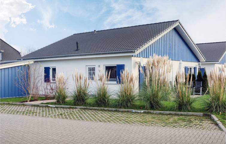 Ferienhaus für 4 Personen, mit Terrasse und Sauna in Altefähr