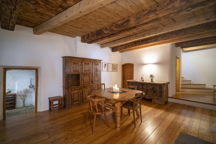Chasa Riatsch: Renoviertes Engadinerhaus mitten in Ardez in Ardez, Unterengadin