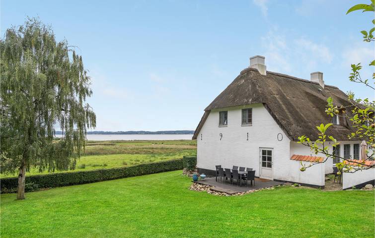 Ferienhaus für 8 Personen, mit Whirlpool und Terrasse sowie Garten - 1