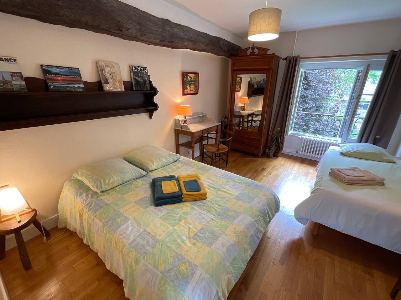 Gästezimmer „Suite Merisier Ferme La Houlotte“ mit Terrasse, Garten und Wlan in Nonant, Bayeux und Umgebung