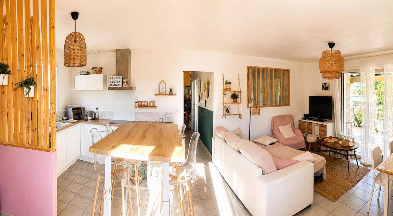 Three-Bedroom House in Mallemoisson, Alpes-de-Haute-Provence