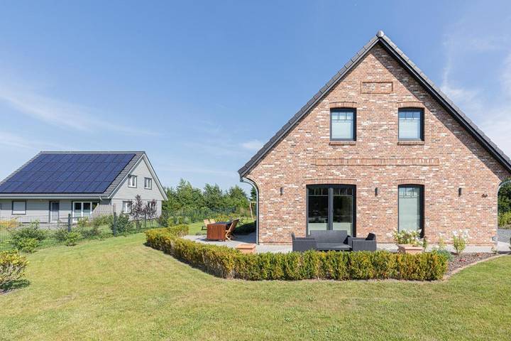 Ferienhaus für 8 Personen, mit Terrasse und Garten in Braderup