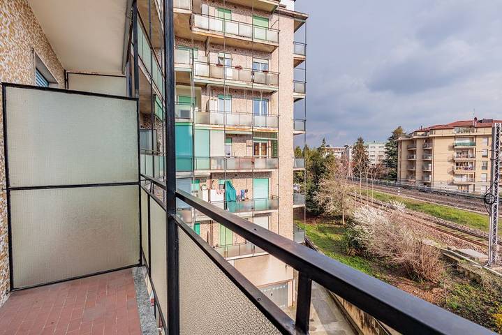 Appartement entier, Appartement de vacances pour 4 personnes avec balcon/terrasse in Bergame, Province de Bergame