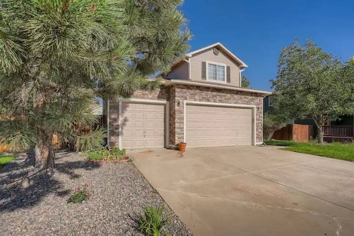 Vacation rental for 8 people, with yard and balcony in Aurora