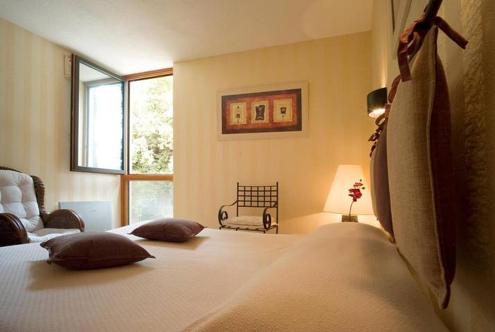 Hôtel pour 2 personnes, avec jardin ainsi que terrasse et piscine, animaux acceptés à Béguey - 3