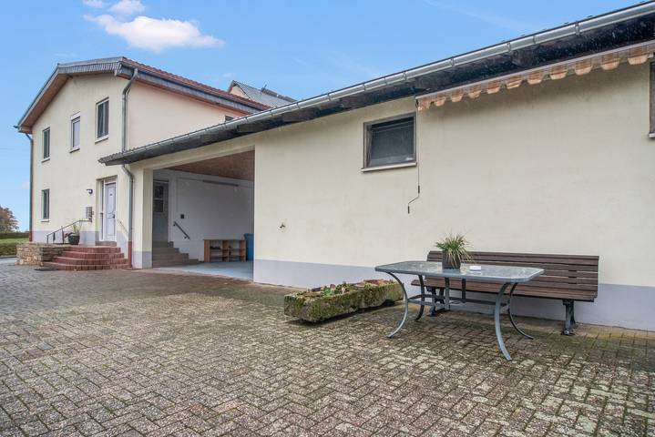 Apartamento entero, Apartamento 'FeWo Kleine Auszeit' con terraza privada y Wi-Fi in Bitburg-Prüm