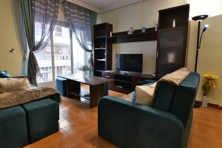 Vacation rental for 4 people, with balcony in Torrevieja