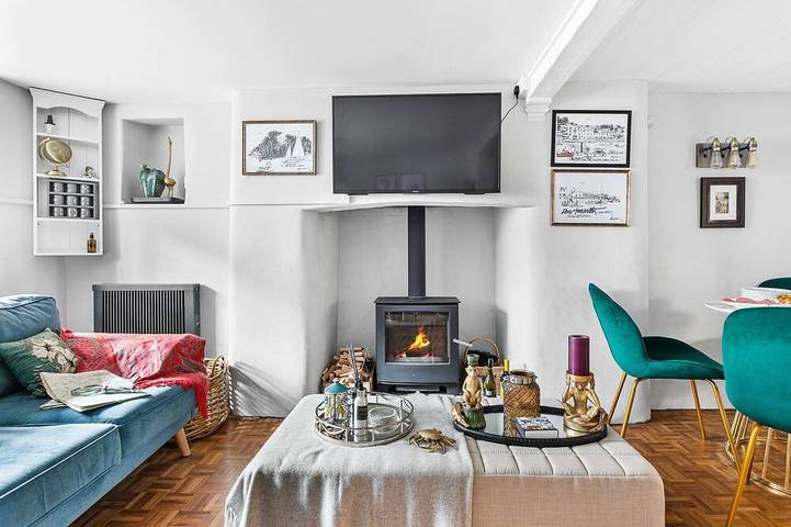 Cottage for 4 people, with balcony and garden in Dittisham