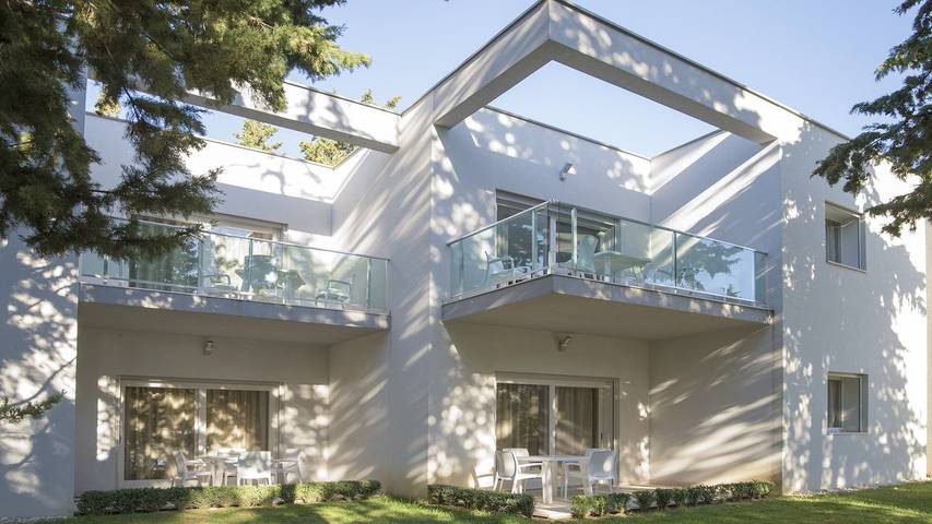 Ferienwohnung für 6 Personen, mit Pool und Sauna sowie Balkon/Terrasse in Biograd na Moru