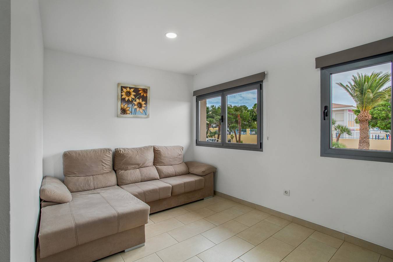 Apartamento entero, Apartamento Vacacional 'Edificio Bentejui 1' con Vista al Mar, Wi-Fi y Aire Acondicionado in Cruce de Arinaga, Agüimes
