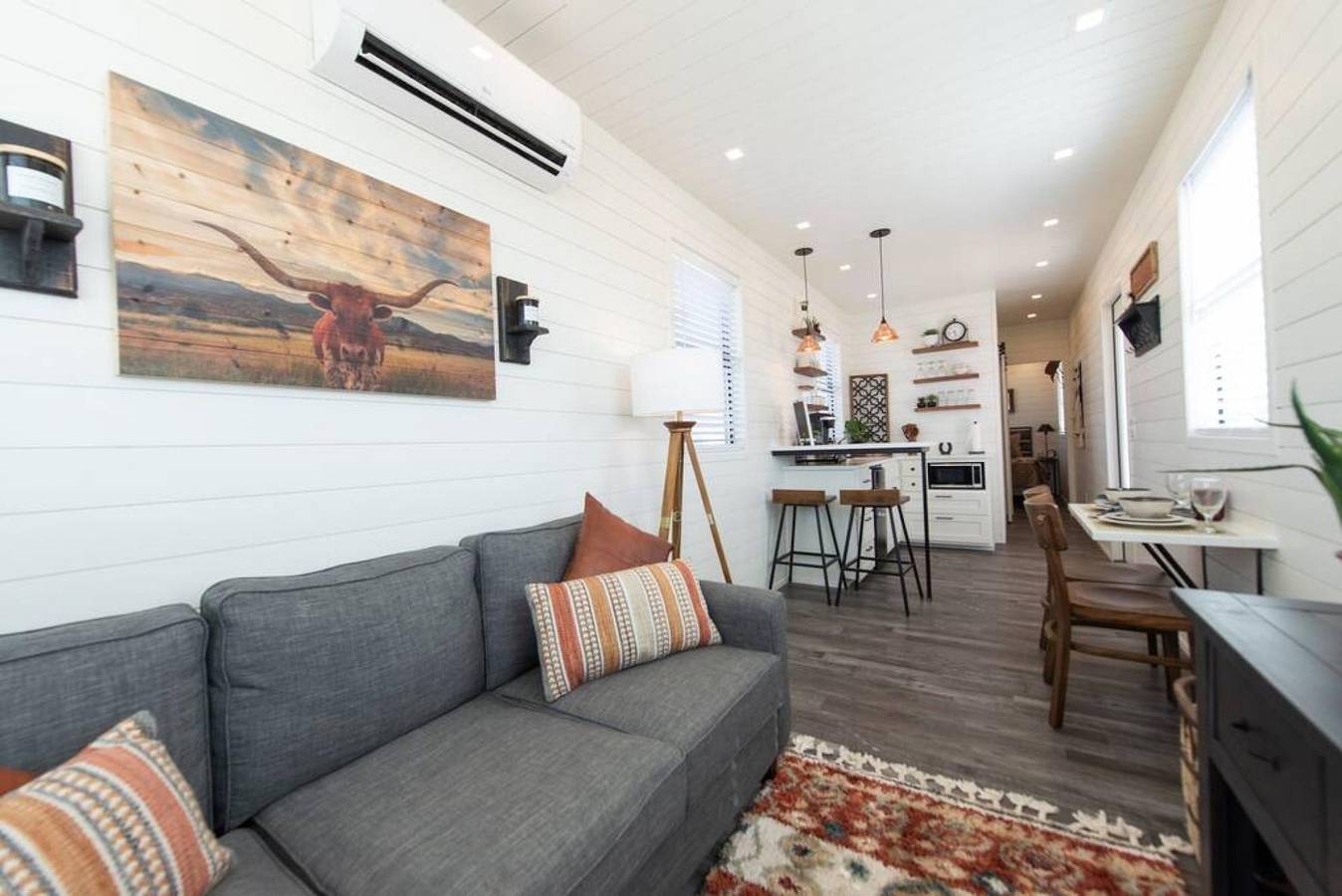 New     Longhorn    Stunning Container Home-In Alpine in Condado de Brewster