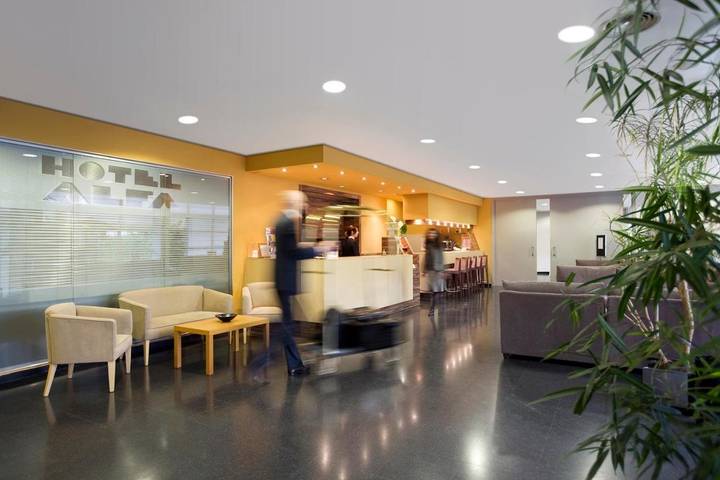 Hôtel pour 3 personnes, avec piscine ainsi que vue et jardin à Vilafranca del Penedès - 4