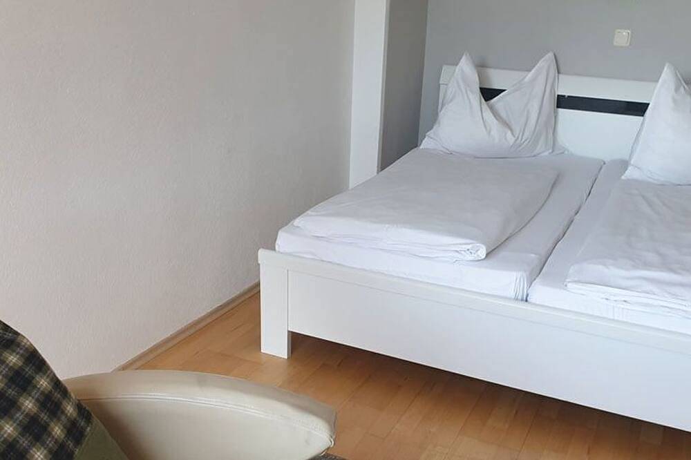 Doppelzimmer ohne Balkon inkl. Frühstück - Hotel Litzlberger Keller in Seewalchen am Attersee, Attergau
