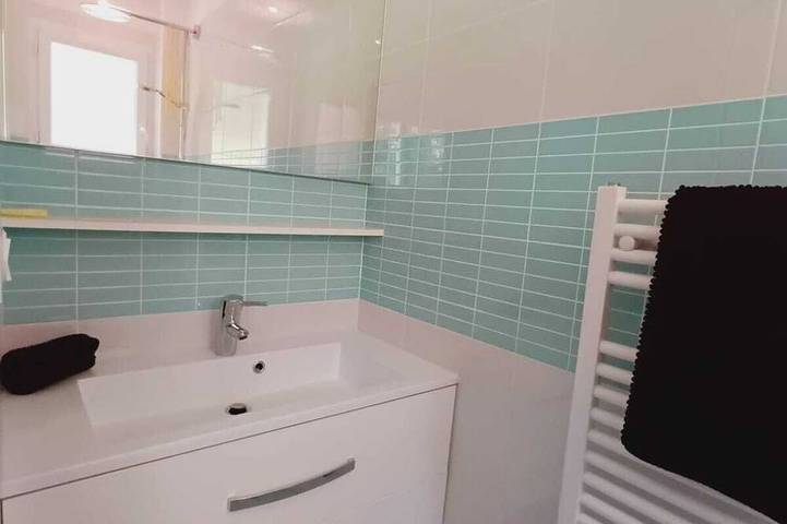 Gîte pour 2 personnes, avec jardin à Fontanil-Cornillon