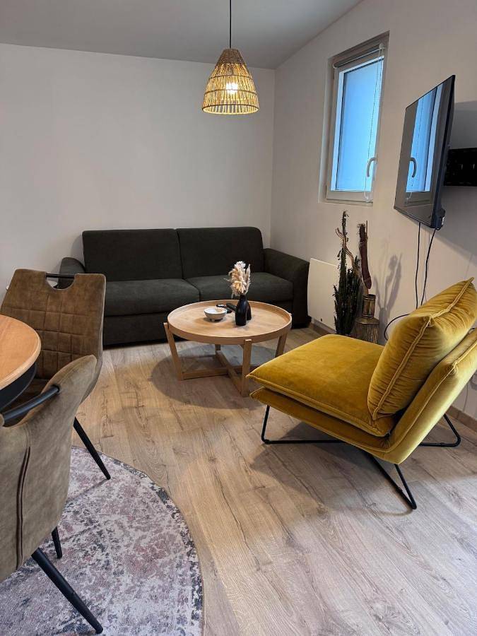 Gîte pour 4 personnes, avec Terrasse à Tirepied