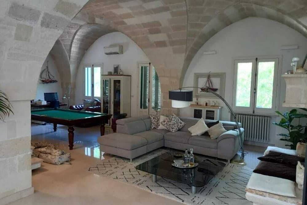 Villa Encantaimeto dimora Bouganville. in Latiano, Salento