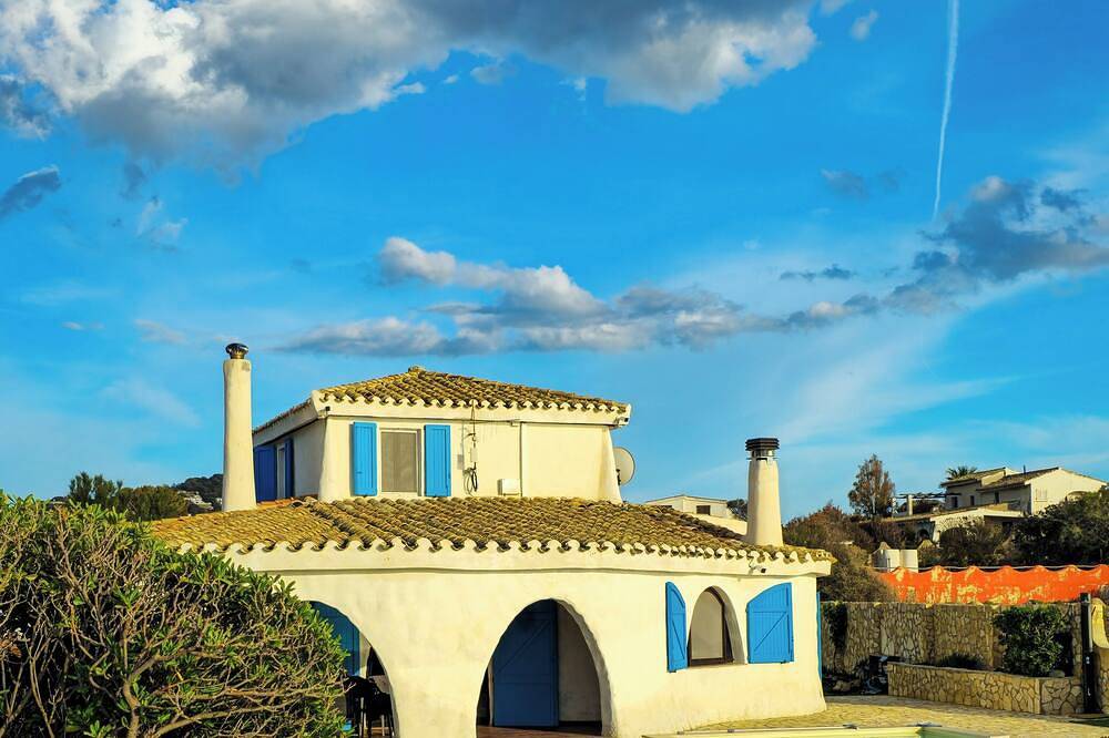 Villa Di Fiore - oasi sul mare con piscina e sauna in Geremeas, Torre delle Stelle