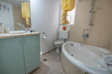 Chambre d’hôte pour 2 personnes, avec jacuzzi et balcon à Tel Aviv
