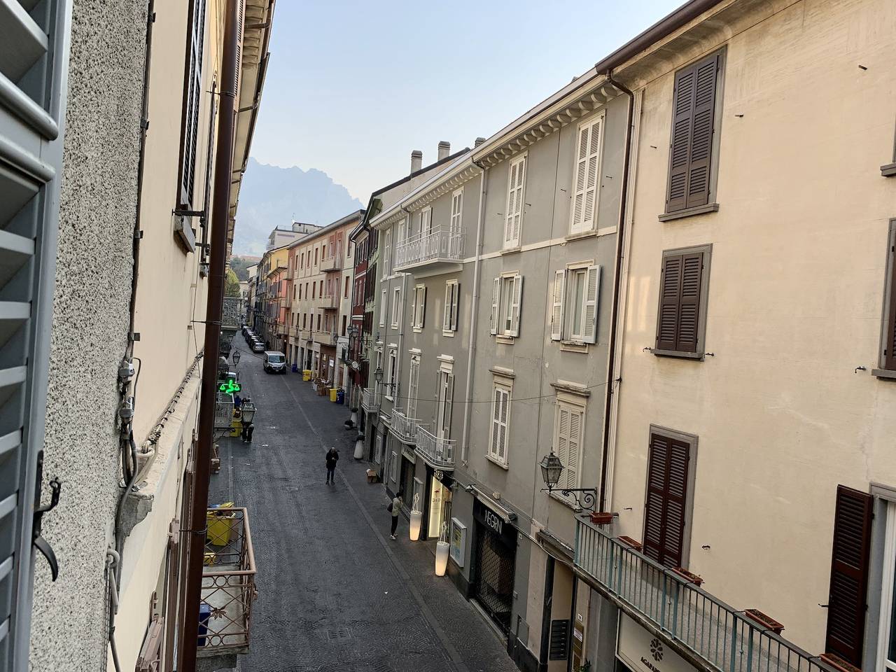 Apartamento vacacional entero, Casa en el centro de Lecco in Lecco, Alpes de Bérgamo Occidental