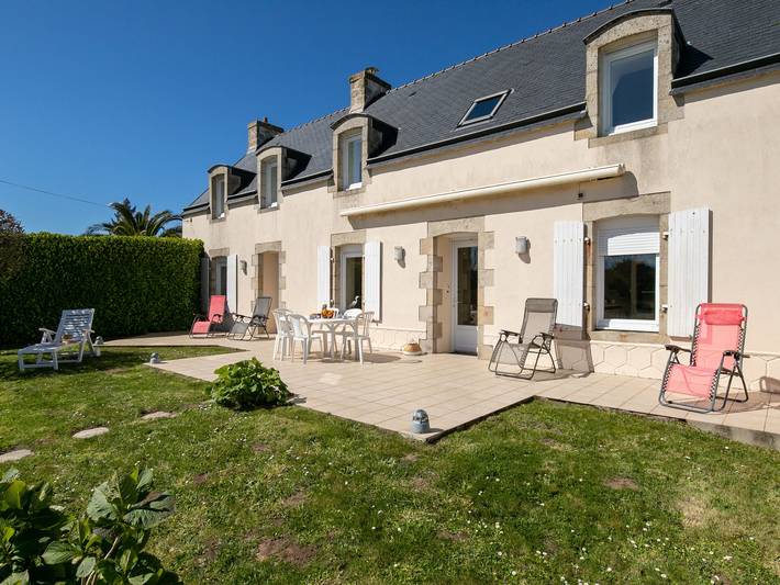 Ferienhaus für 6 Personen, mit Terrasse und Garten in Kerity Penmarc H