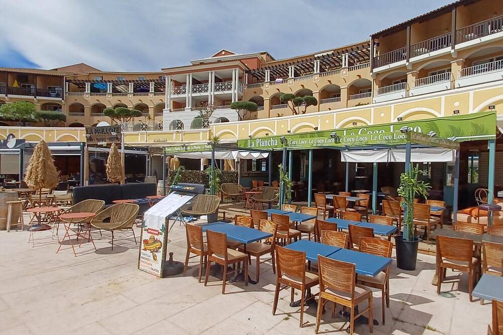 Entire apartment, Sea view Village Cap Estérel Agay- St Raphaël on the French Riviera in Agay, Saint-Raphaël