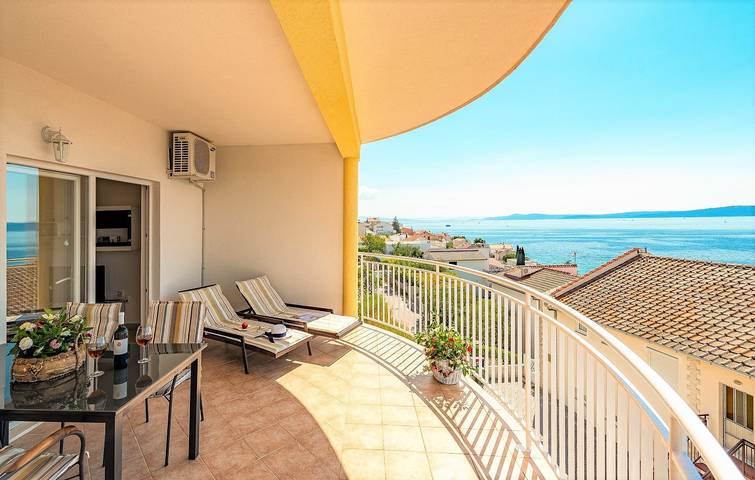 Villa pour 12 personnes, avec balcon/terrasse ainsi que piscine et sauna à Okrug Gornji - 4