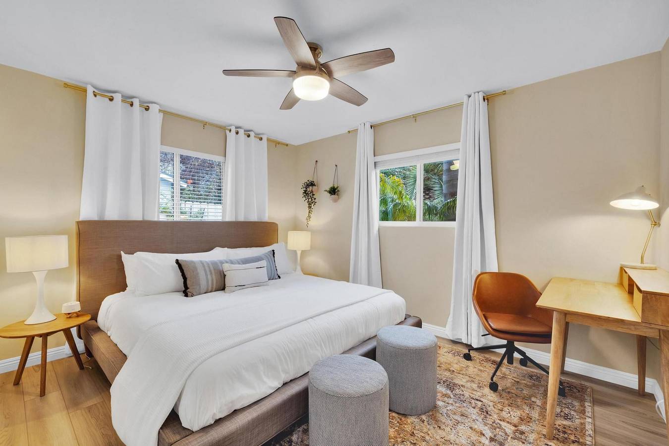 Designer Coastal Paradise w Pool - Steps to Beach in Carlsbad, San Diego County