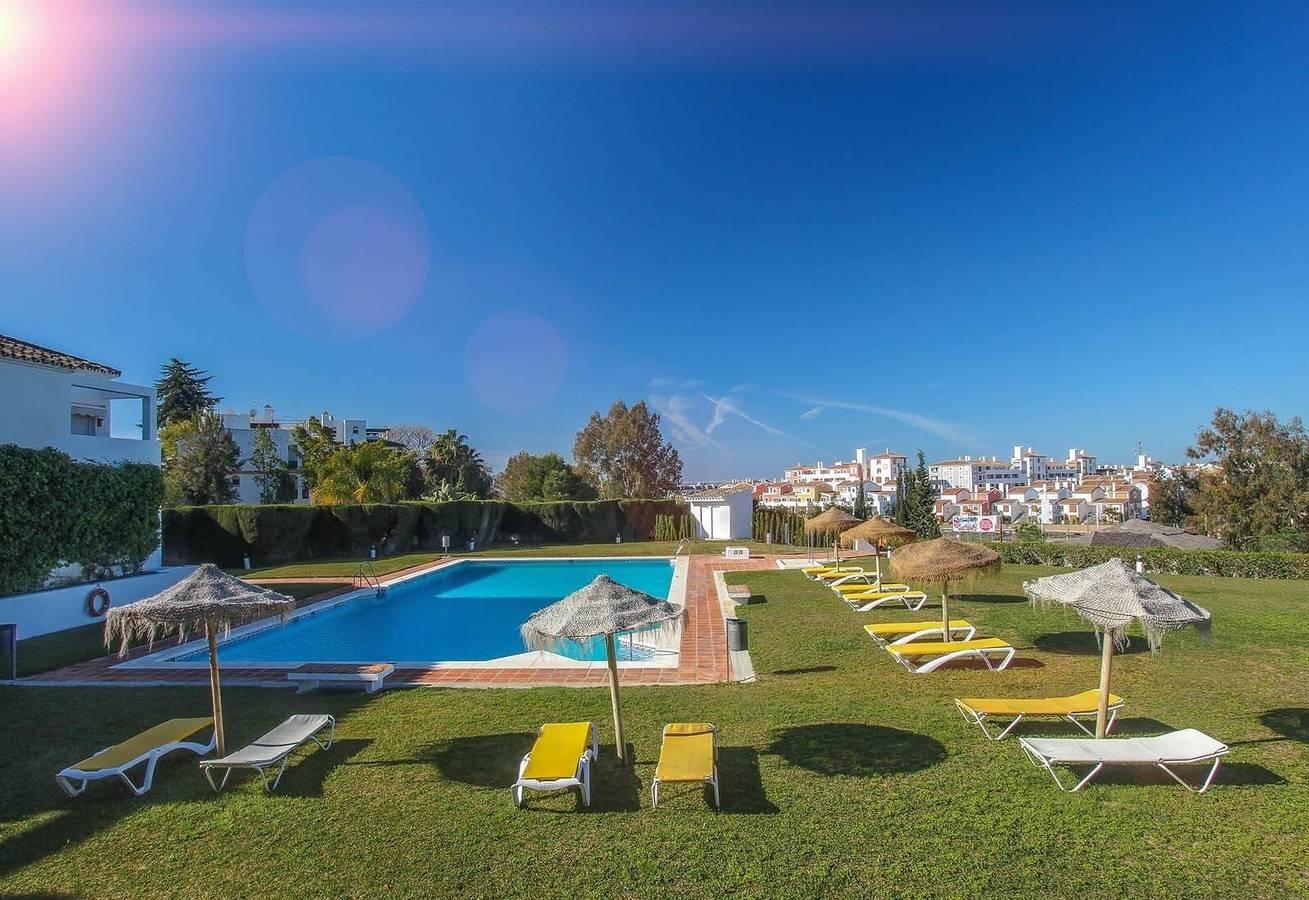 Vakantiehuis 'Casa Eucalyptus Family Home' met Uitzicht op Zee, Wi-Fi en Airconditioning in Vista Azur, Estepona
