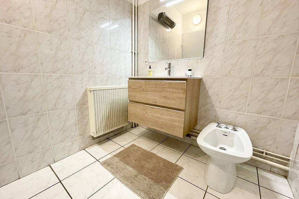 Ganze Wohnung, 🍃L'Isernon - Spacious T2 by the river in Cran-Gevrier, Annecy (Gemeinde)