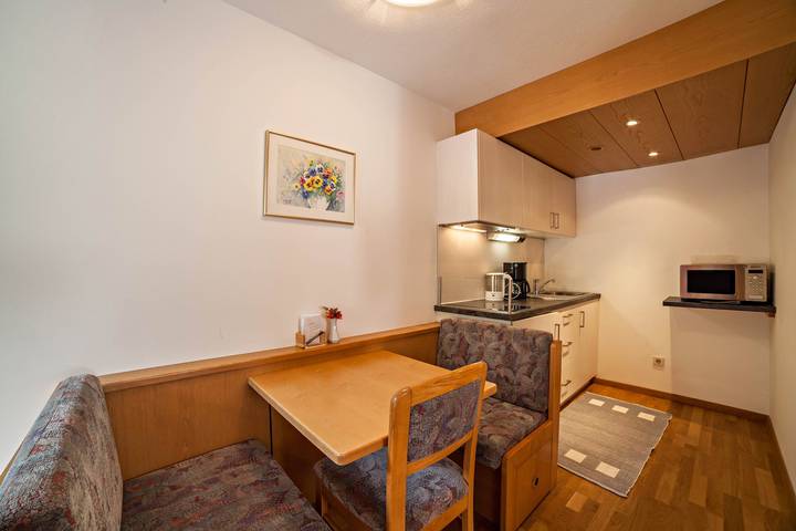 Entire apartment, Vacation Apartment "Moosmair 1" with Mountain View, Wi-Fi, Terrace & Garden in St. Martin in Passeier, Passeiertal