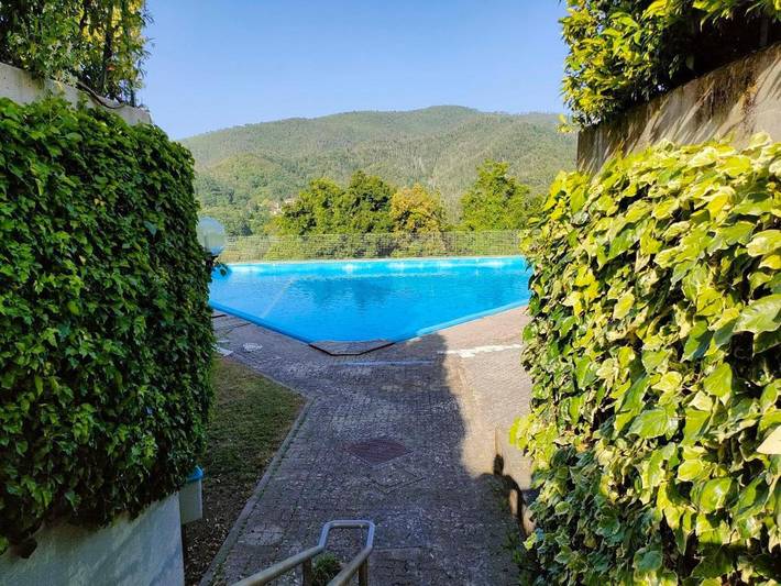 Location de vacances pour 6 personnes, avec vue ainsi que jardin et piscine à Pignone - 2