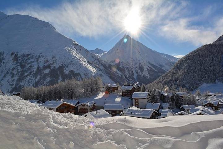 Gîte pour 8 personnes, avec jacuzzi ainsi que jardin et balcon, adapté aux familles à Saas-Fee - 3
