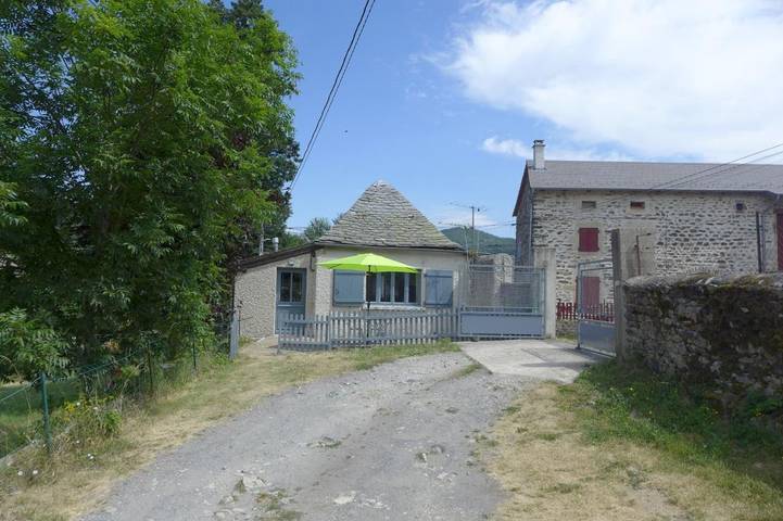 Location de vacances pour 4 personnes, avec vue et jardin à Saint-Hostien - 2