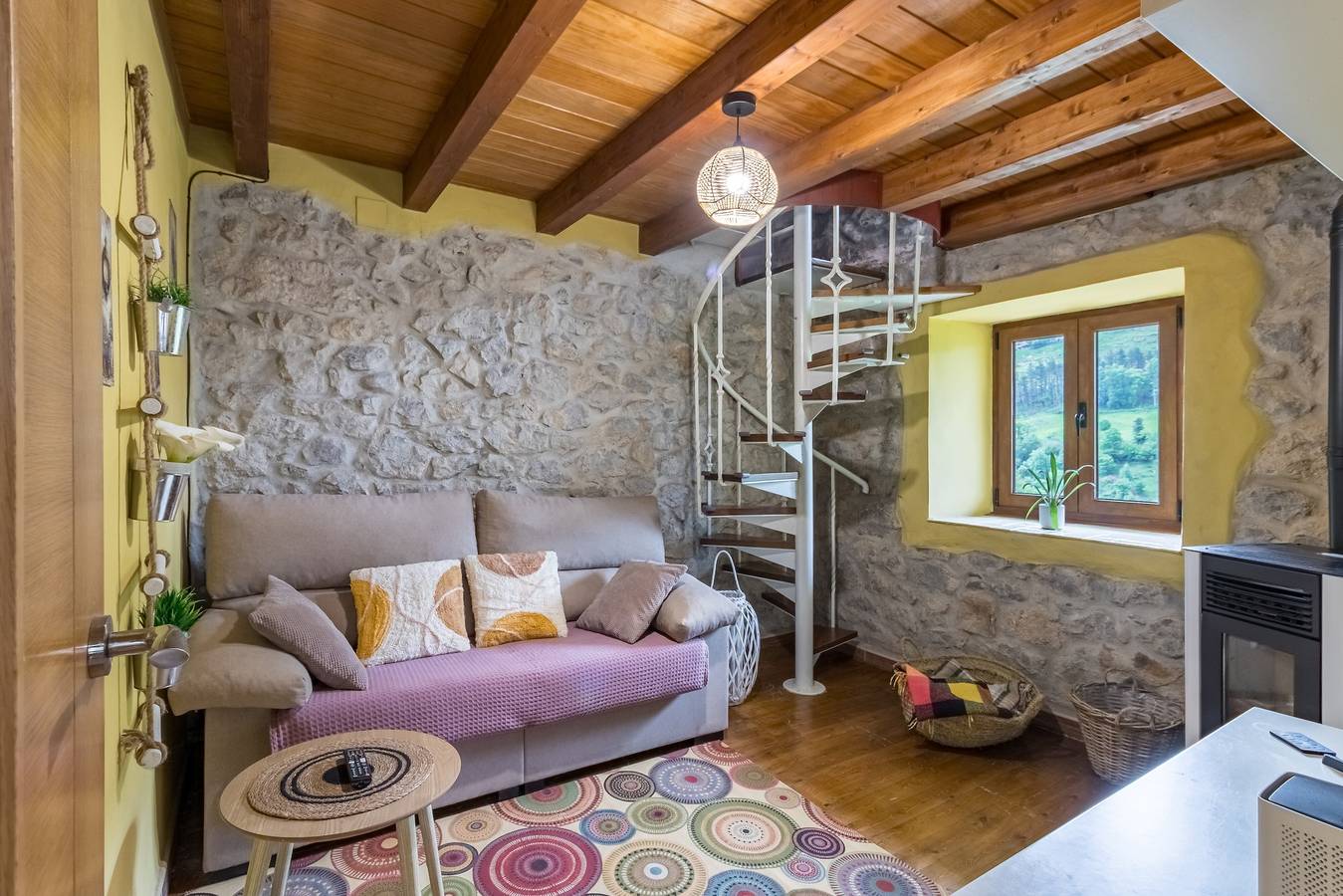 Casa Vacanze 'Il Rifugio nella Natura' con Giardino Privato, Balcone e Wi-Fi in Arredondo, Miera Valley
