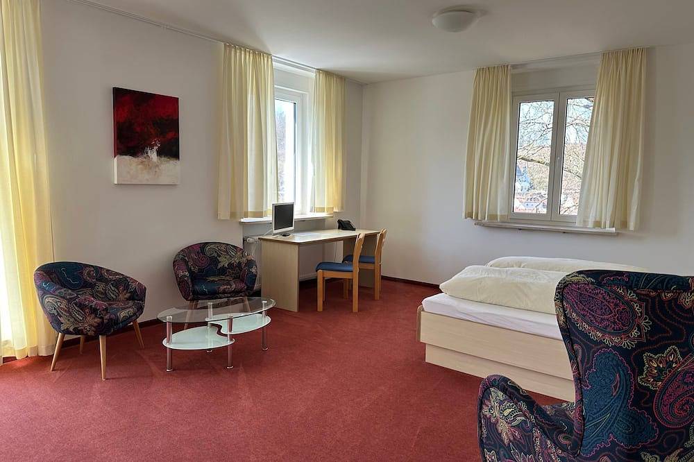 Ganze Wohnung, Komfort-Dz mit Balkon - Ger-Haus in Waischenfeld, Frankenalb
