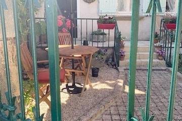 Gîte pour 2 personnes, avec vue et jardin à Saint-Bérain-sur-Dheune