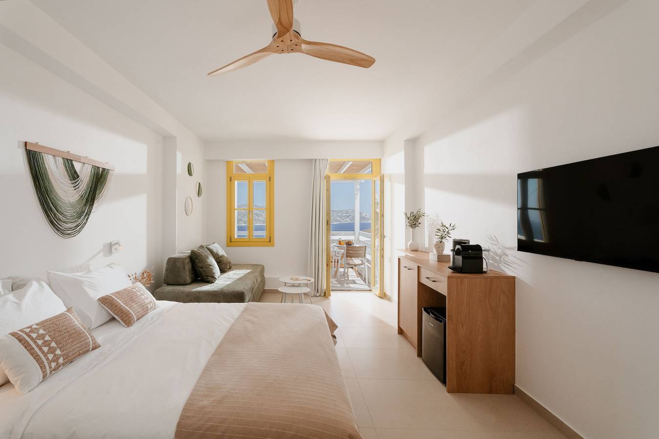 Entire apartment, Grand Suite 2 with Private Pool and Seaview in Kimolos