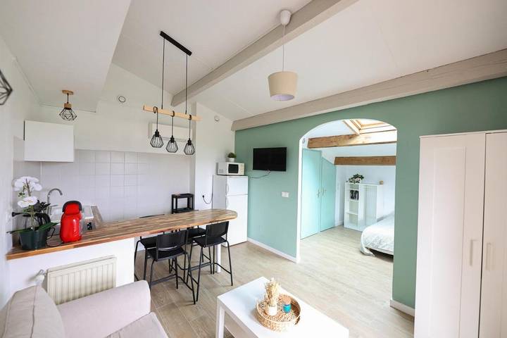 Location de vacances pour 2 personnes, avec vue ainsi que piscine et jardin, adapté aux familles à Notre-Dame-de-Londres - 4