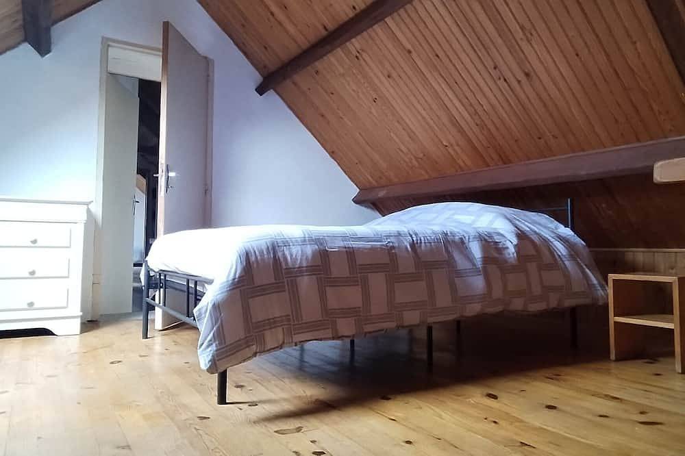 House close to the D-Day beaches. in Saint-Exupère-en-Bessin, Bayeux region